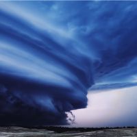 非法采砂數(shù)百萬噸、致傷22人！一黑惡組織頭目被判25年 多名“保護傘”獲刑